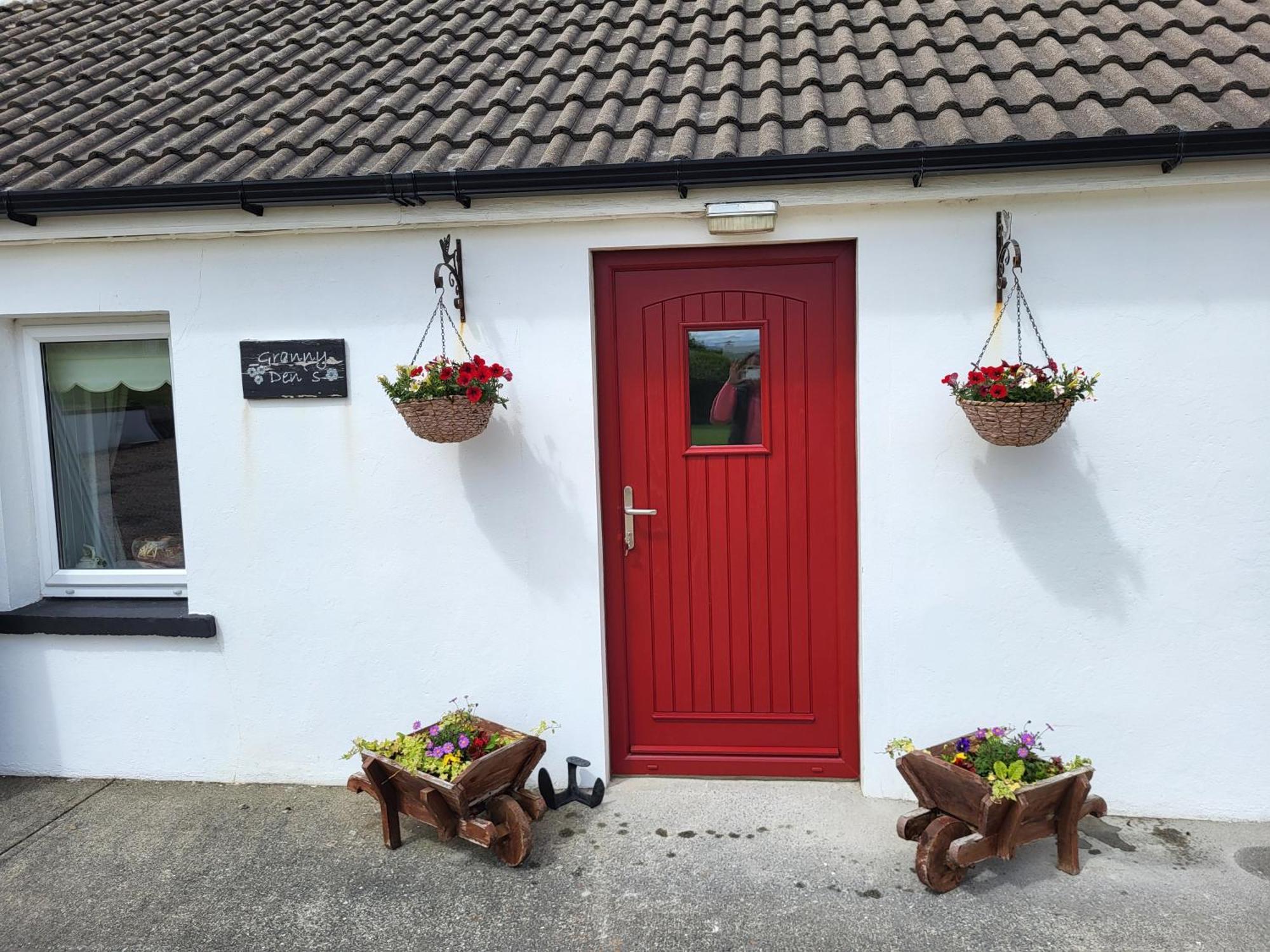 Granny Dens Villa Donegal Town Exterior foto